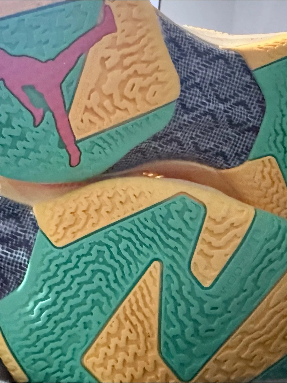 Jordan 37 Low